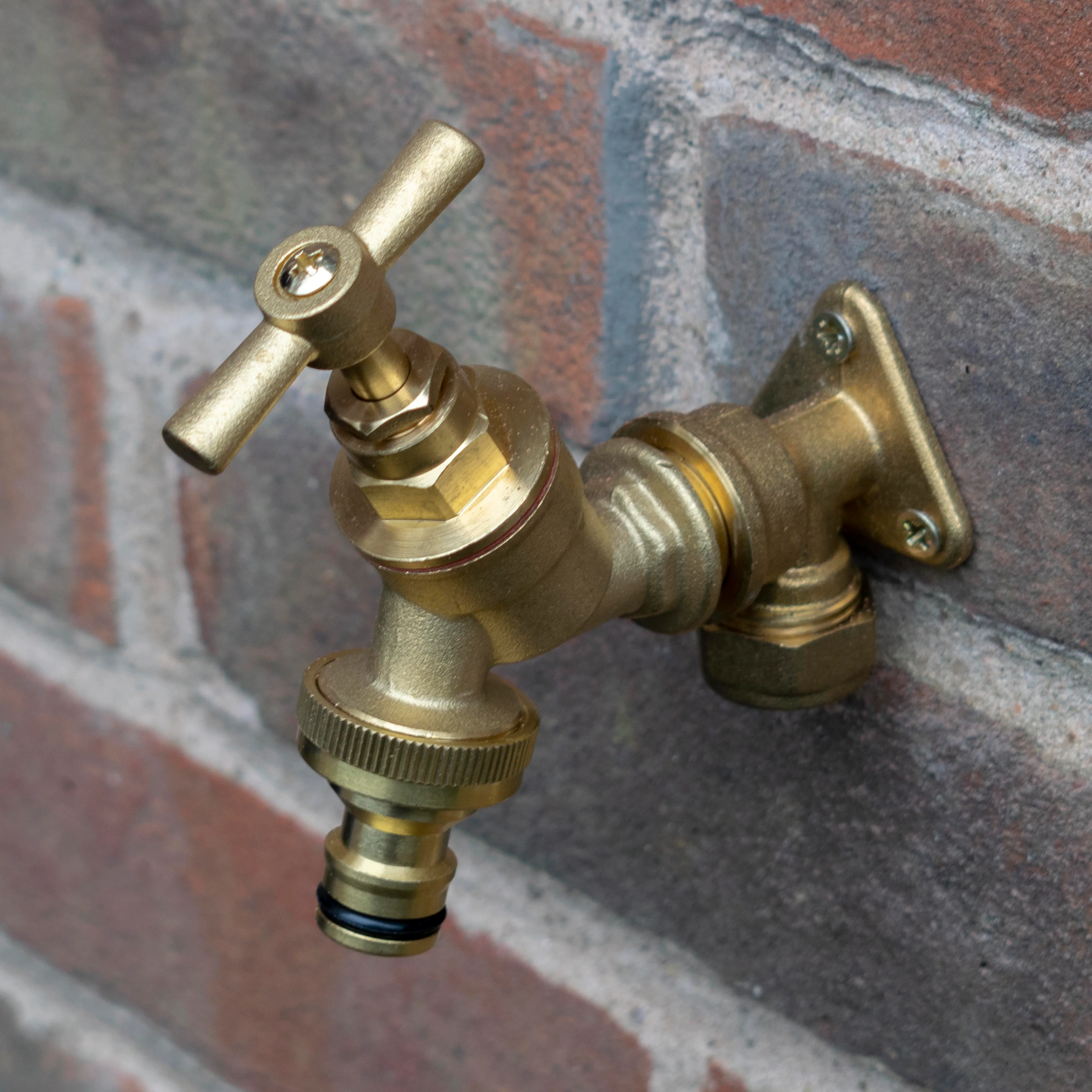 15mm Brass Wall Flange Kit with Brass Quick Connect Tap - Image 2