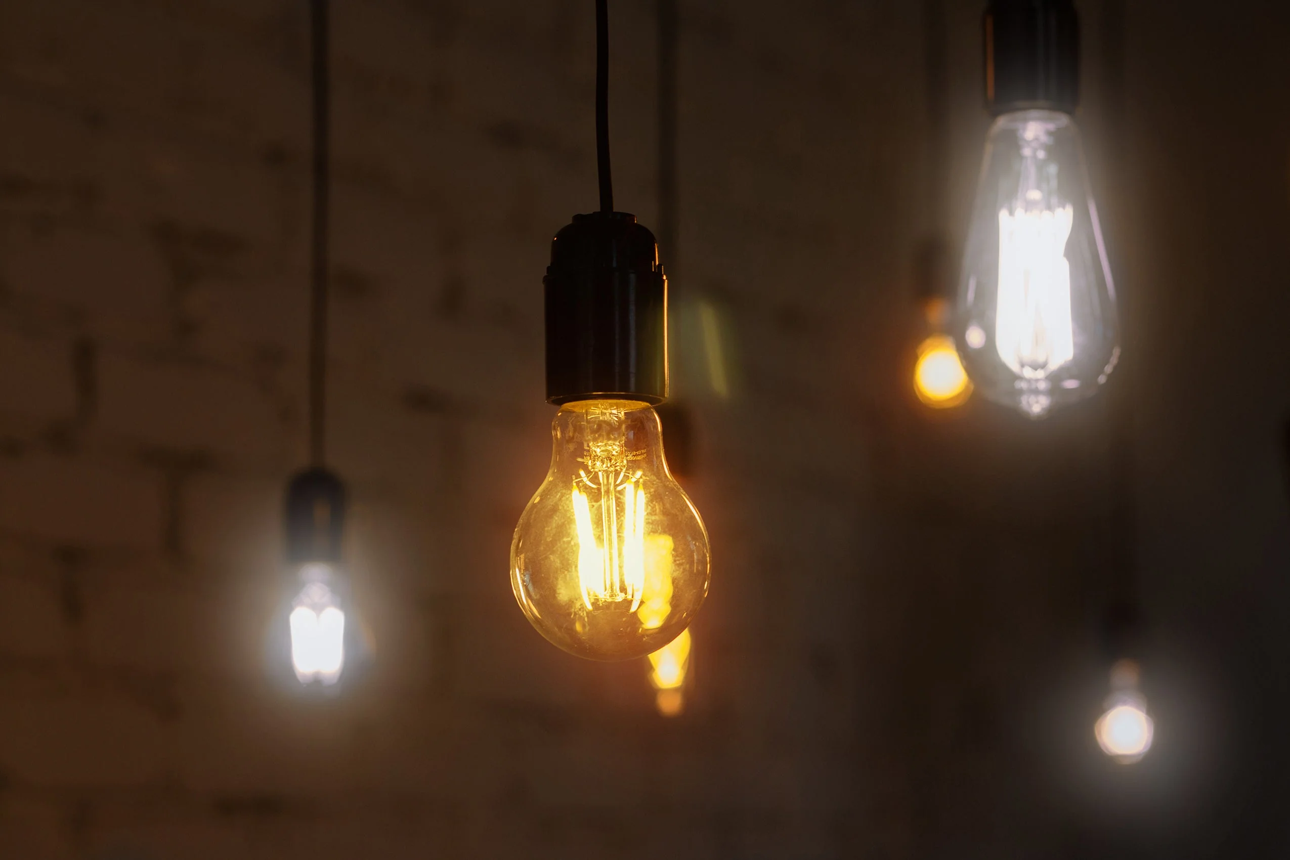 4lite WiZ Connected A60 Filament Amber WiFi LED Smart Bulb - Image 2