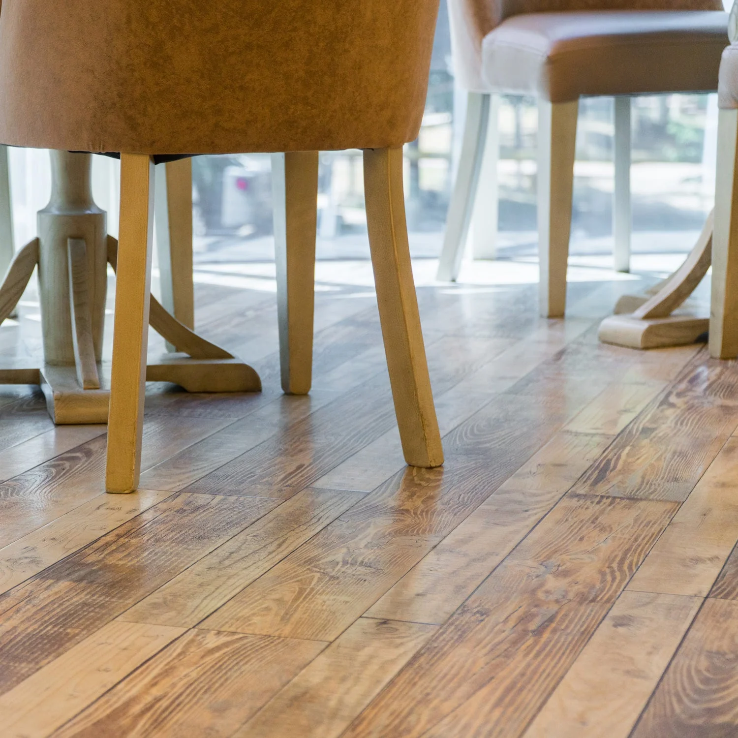 Tough Scratch Resistant Floor Lacquer (Two-Part) - Clear/White/Light Grey/Black - 5/10/20L - Trade Coatings - Image 3