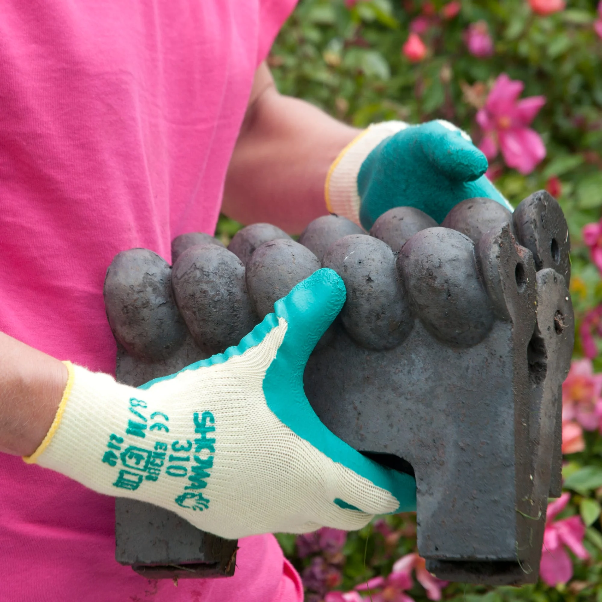 SHOWA 310 Builders Safety Work Gloves with Textured Grip in Green - Image 5