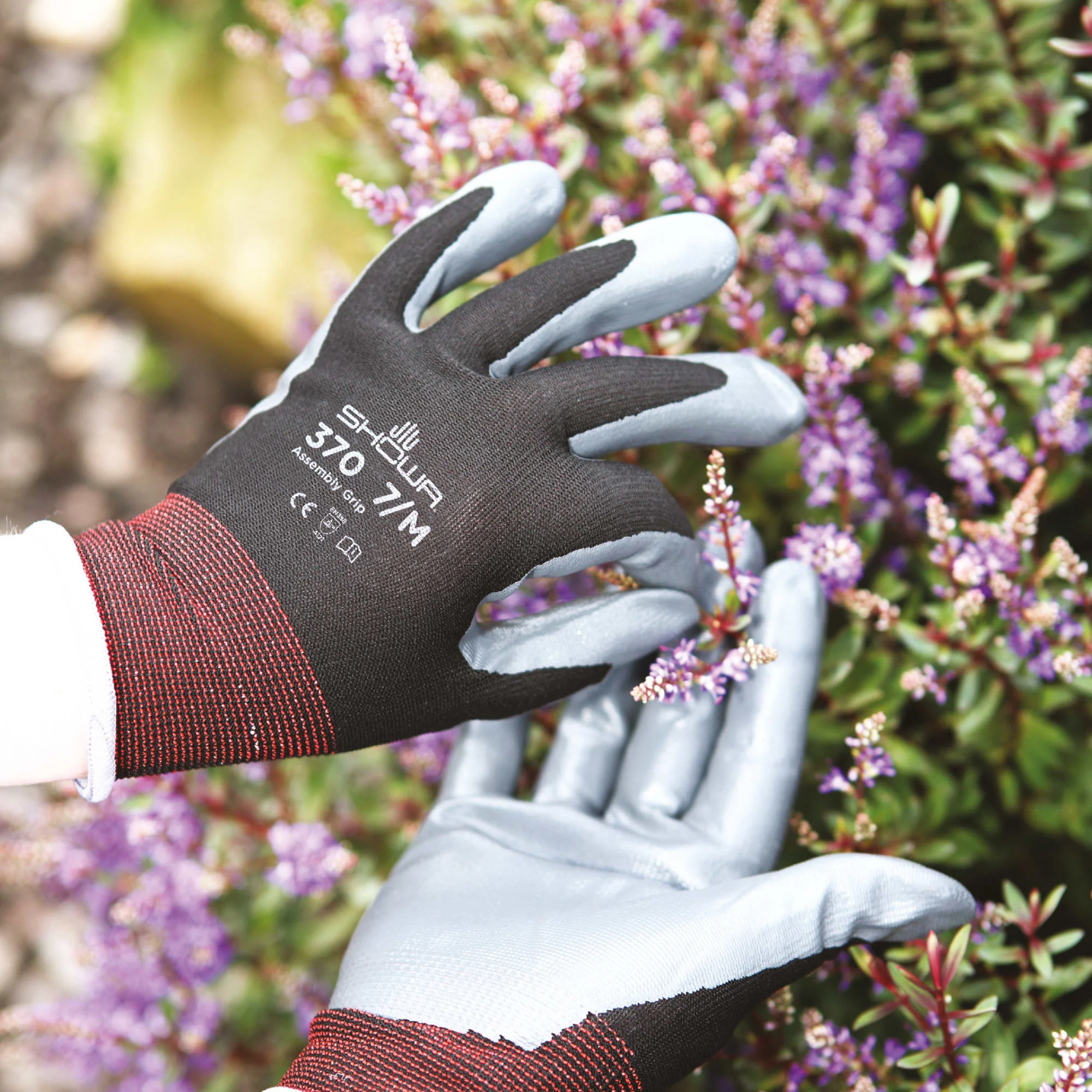 SHOWA 370 Black Lightweight Assembly Grip Safety Gloves - Image 4