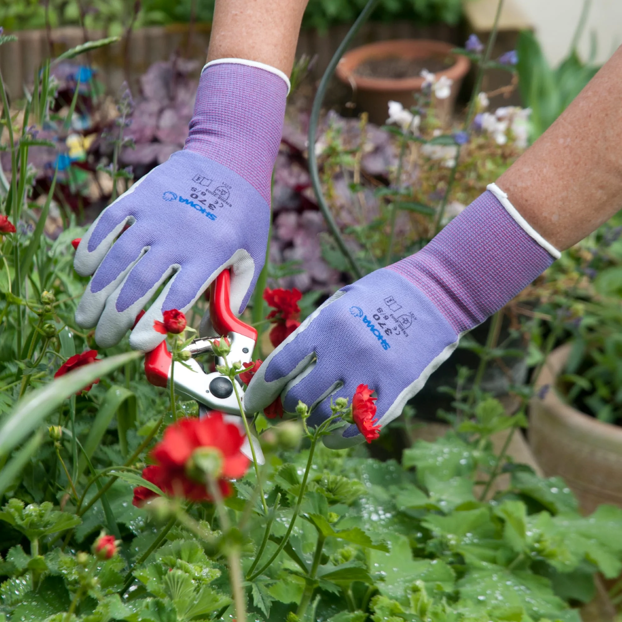 SHOWA 370 Floreo Purple Children's Gardening Gloves - Image 6